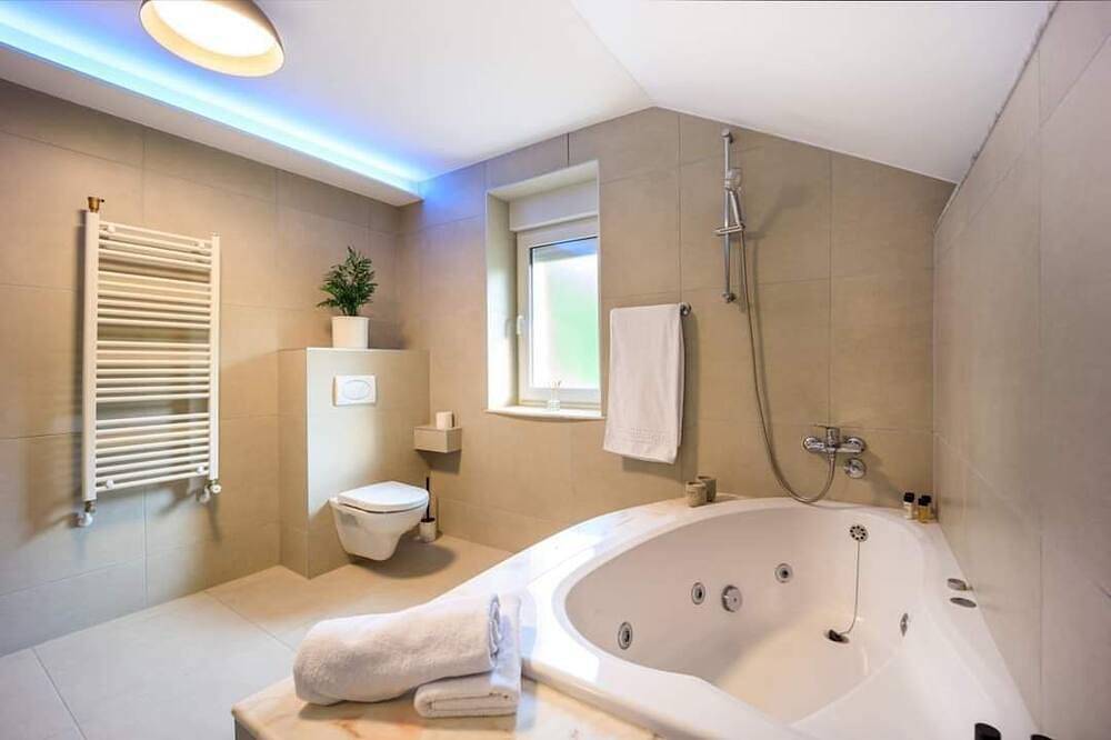 Haus an der Donau mit Jacuzzi, Sauna, Pool, Grill und Aktivitäten in der Natur in Osijek-Baranja