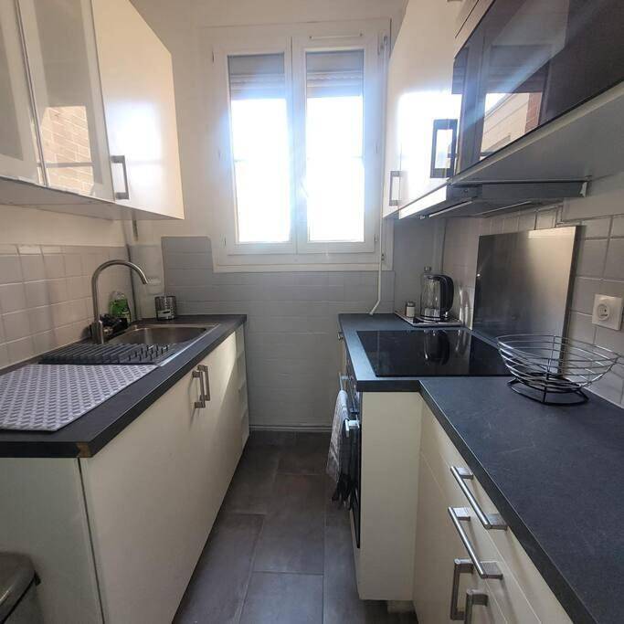 Gîte pour 4 personnes, avec balcon dans Stade Yves du Manoir - 4