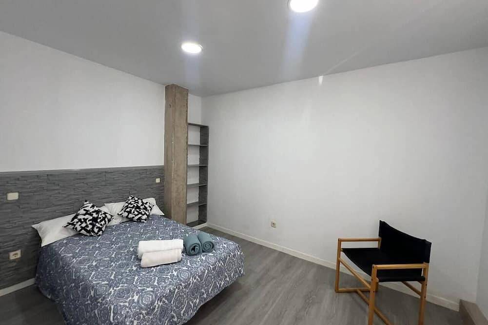 Entire apartment, A&R Santiago de Compostela in San Sebastián de los Reyes, Madrid Province