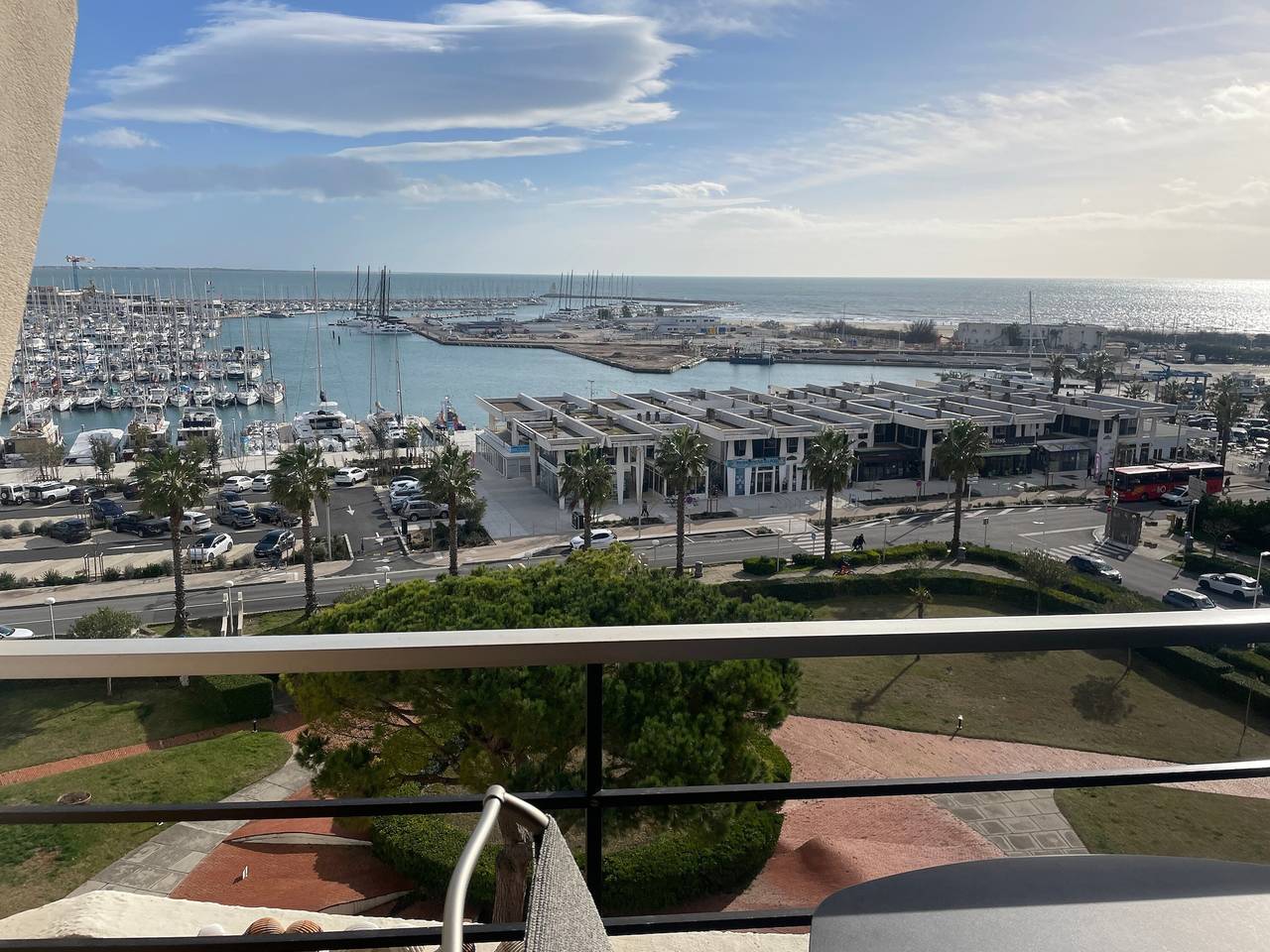 Entire apartment, The Splendid Grande Pyramide with Sea View, Wi-Fi, and Air Conditioning in Le Couchant, La Grande-Motte