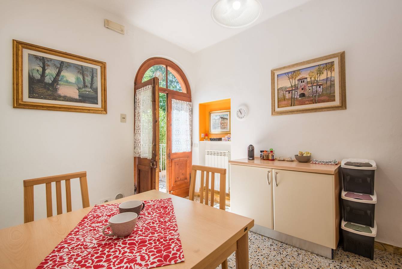 Entire apartment, Apartment 'Podere San Lorenzo' with Private Garden and Wi-Fi in Siena, Siena Province
