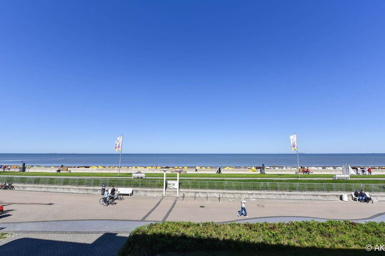 Ganze Wohnung, Wohnung Nr. 11 im Haus Nautilus mit direkter Seesicht auf das Wattenmeer in Duhnen, Cuxhaven