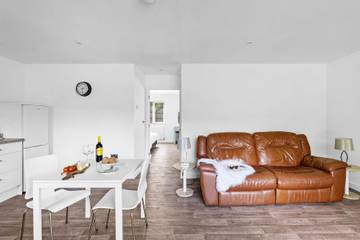 Chalet for 2 People in Compton Dundon, Somerset, Photo 4