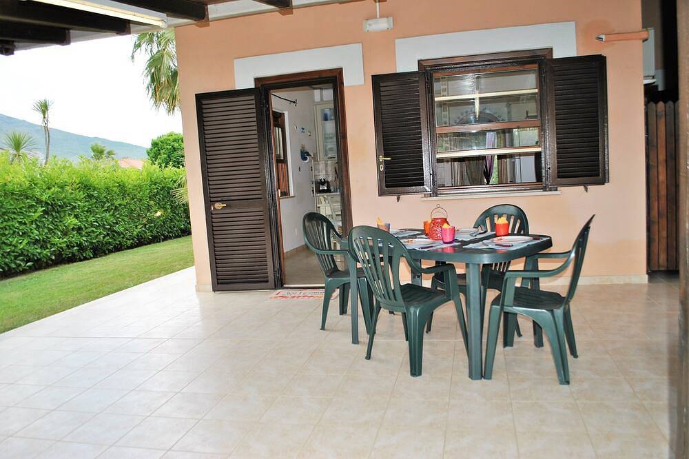 Villa Barbie between Terracina and Sperlonga, 400 mt from beach in Sperlonga, Latina Province