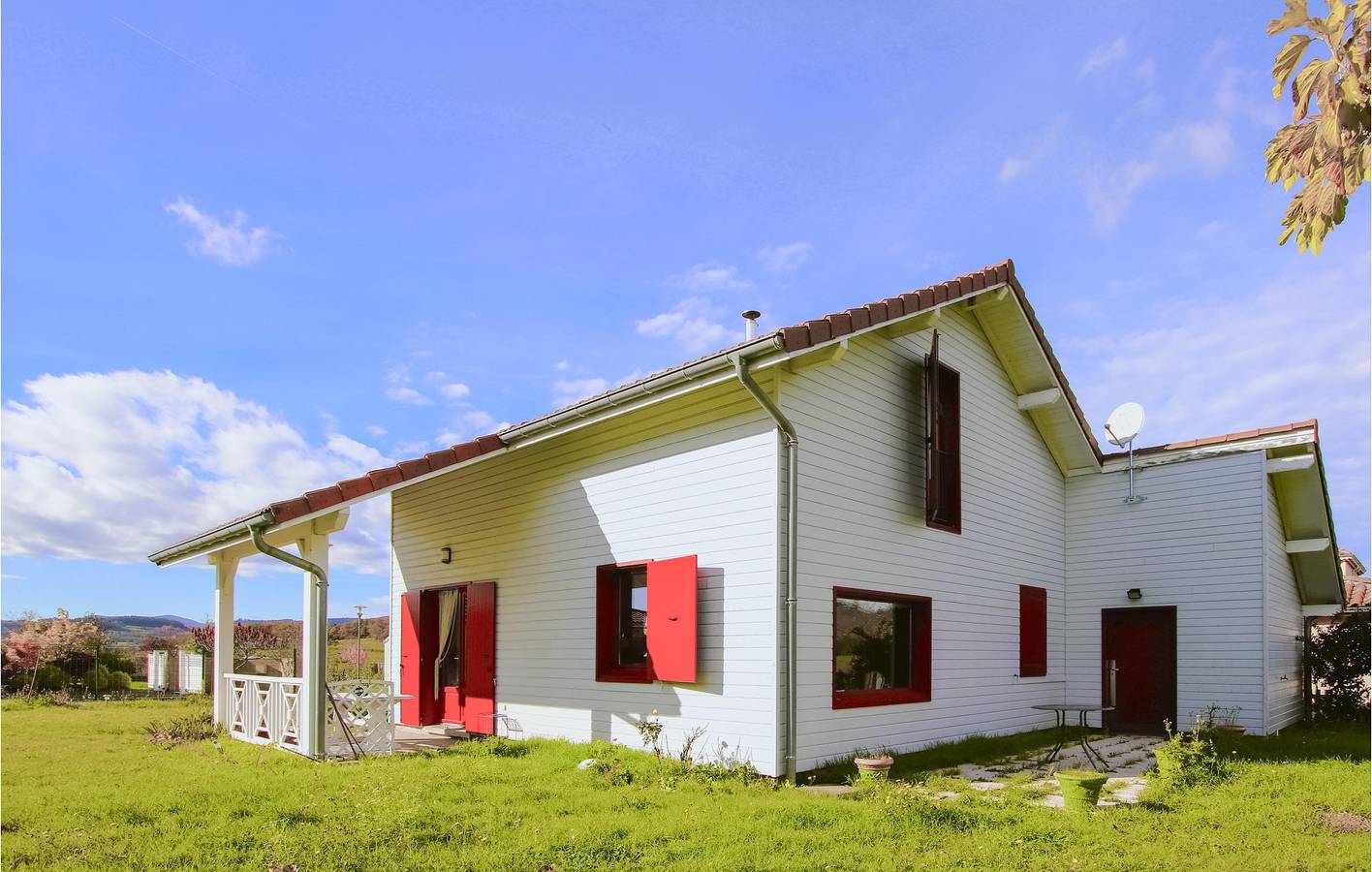 Appartement confortable avec TV, parking, jardin et Internet in Vernoux-en-Vivarais, Parc naturel régional des Monts d'Ardèche