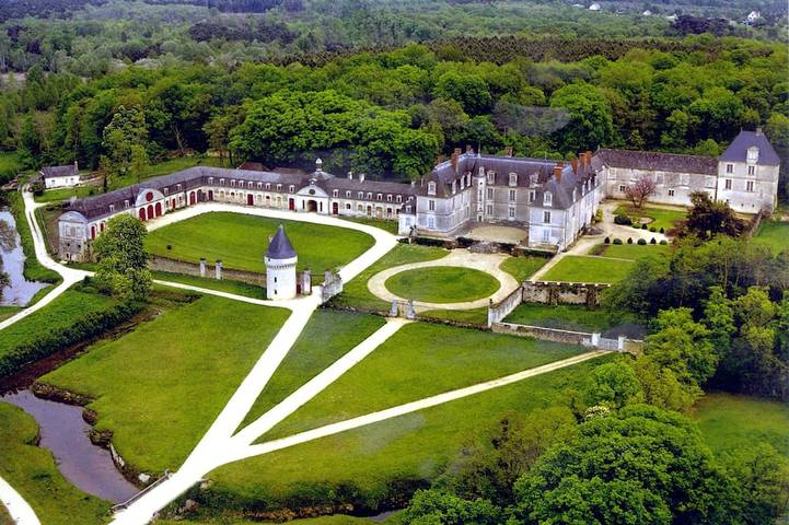Gîte pour 6 personnes, avec Jardin et Piscine à Gizeux