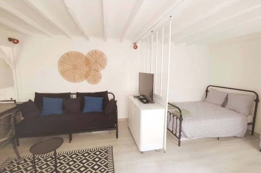Apartamento entero, Large studio near Paris with terrace in Saint-Maurice, Valle del Marne