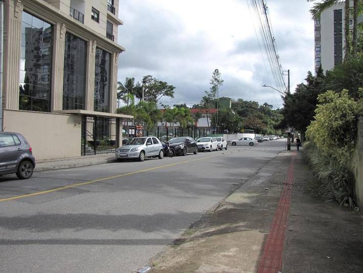 Gîte pour 3 personnes, avec jardin ainsi que terrasse et piscine, animaux acceptés à Joinville - 3