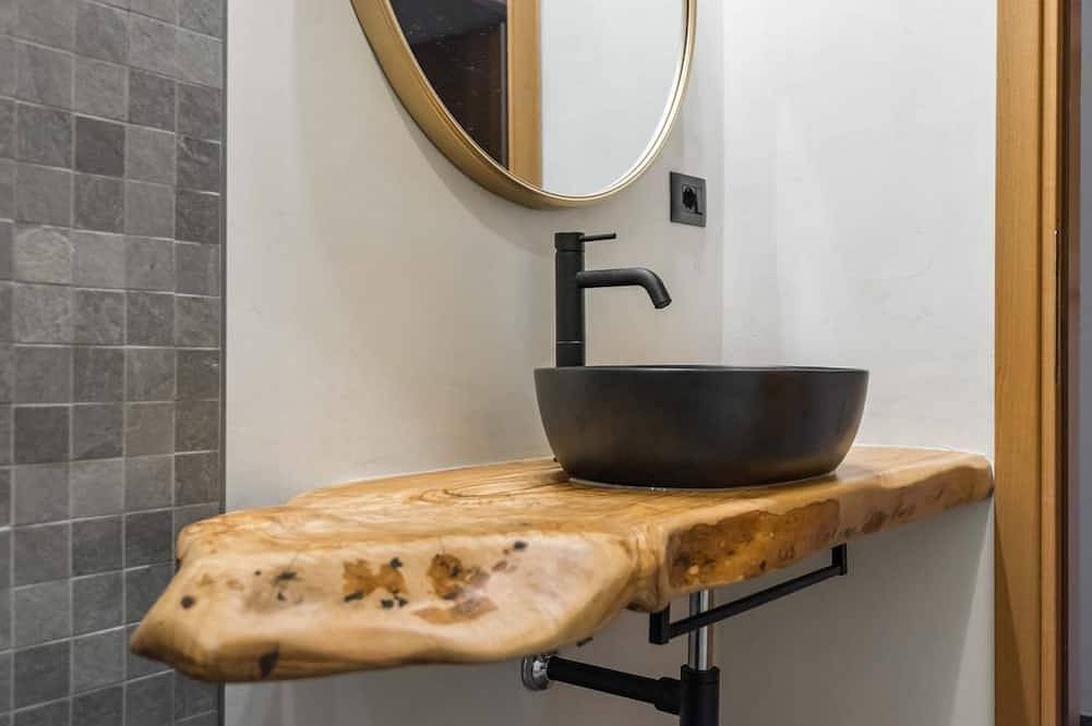 Entire apartment, Torre scola, a beautiful view of Portovenere in Portovenere, Porto Venere Municipality