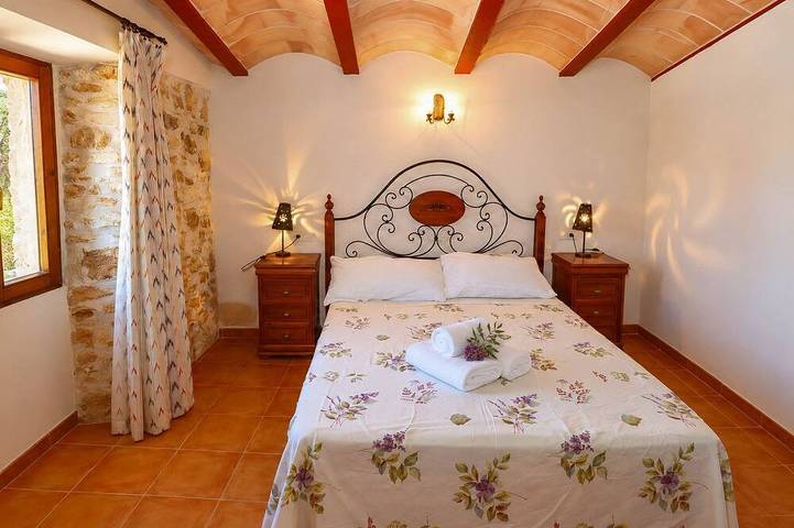 Can Cova 413 rustic finca with private pool, terrace, air conditioning and Wifi in Es Llombards, Santanyí