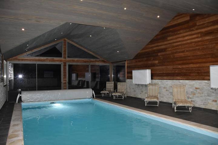Maison de vacances pour 4 personnes, avec Jardin et Piscine à Morbier