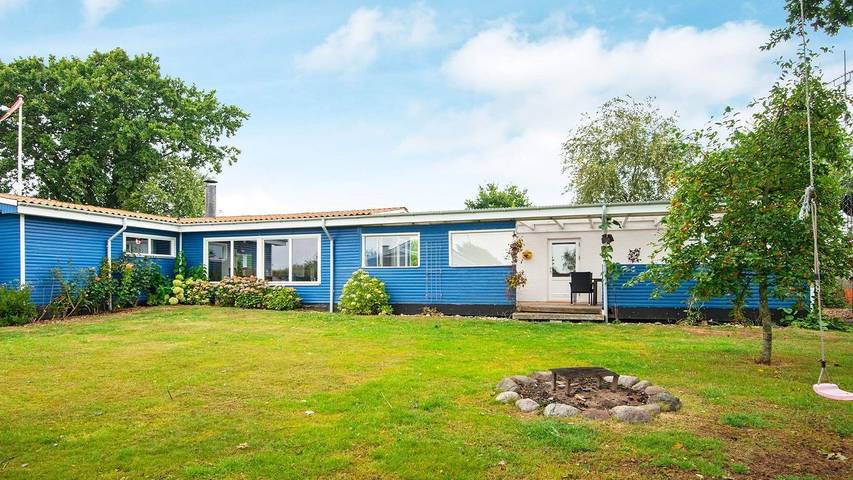 Ferienhaus für 8 Personen, mit Garten in Flovt Strand