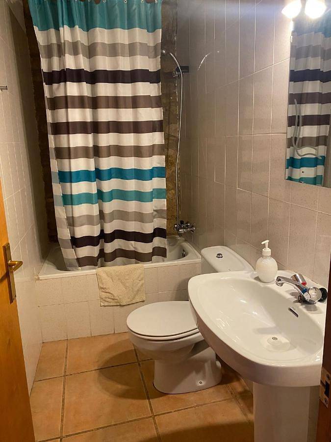 Albergue para 2 personas, con Terraza además de Jardín y Piscina en Solsonés - 2