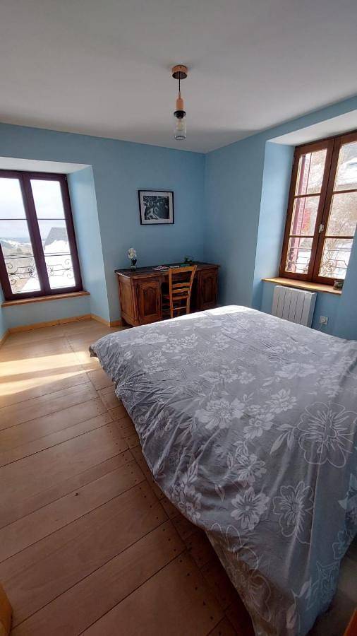 Location de vacances pour 8 personnes, avec jardin ainsi que terrasse et vue, adapté aux familles dans Office De Tourisme Besse - 4