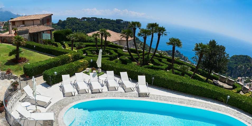 Villa per 14 persone, con piscina e panorama nonché terrazza a Scala