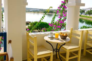 Alojamiento Y Desayuno para 2 Personas en Nausa, Egeo Meridional, Foto 1