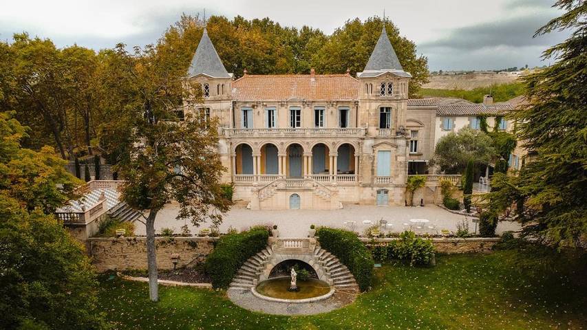 Chambre d’hôte pour 4 personnes, avec Balcon et Terrasse ainsi que Jardin et Piscine à Saint-Thibéry