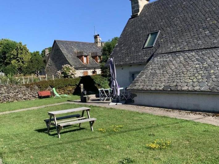 Location de vacances pour 6 personnes, avec terrasse à Saint-Bonnet-de-Salers - 2