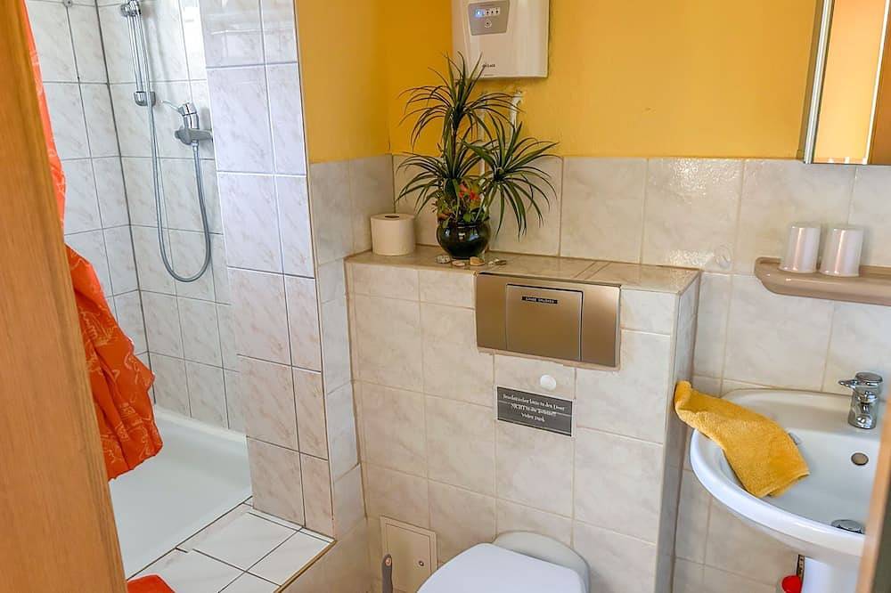 Ganze Wohnung, Zur gemütlichen Weinlaube - Bungalow in Ribnitz, Ribnitz-Damgarten
