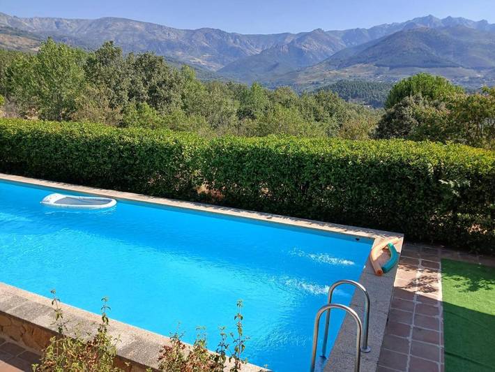 Chalet para 6 personas, con Balcón y Terraza además de Jardín y Piscina en Sierra de Gredos - 2