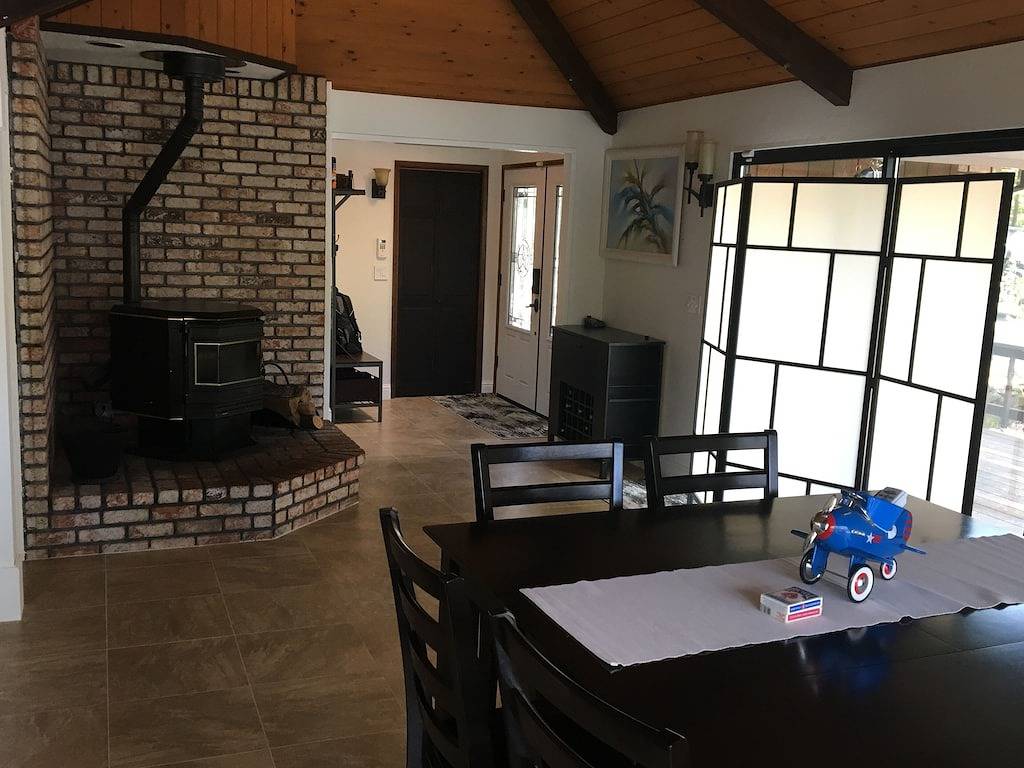 Haus am See mit 1000 m² Terrasse mit freiem Blick auf das Wasser. in Shasta Lake