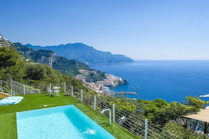 Villa for 18 people, with garden and terrace in Amalfi
