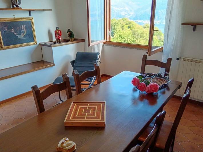 Ferienwohnung für 4 Personen, mit Balkon und Garten sowie Seeblick und Ausblick in Comune di San Siro - 3