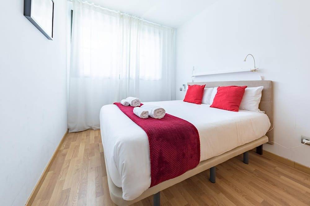 Entire apartment, Las Tablas - 3 Bedrooms with terrace in Punto de Atención al Ciudadano, Madrid