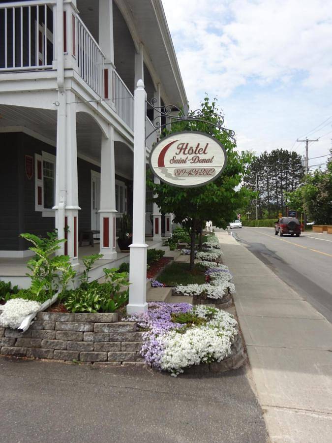 Hôtel pour 6 personnes, avec sauna et jardin ainsi que jacuzzi et terrasse dans Saint Donat De Montcalm