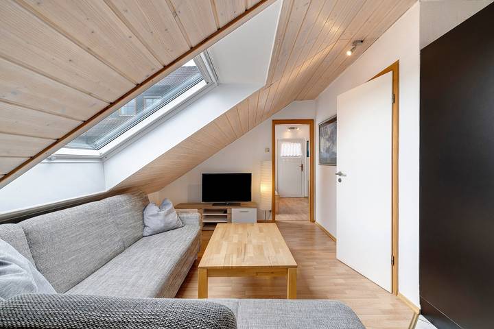 Ganze Wohnung, Apartment 'Storchenblick' mit Seeblick, Gemeinschaftsterrasse und Wlan in Meersburg, Region Bodensee-Oberschwaben