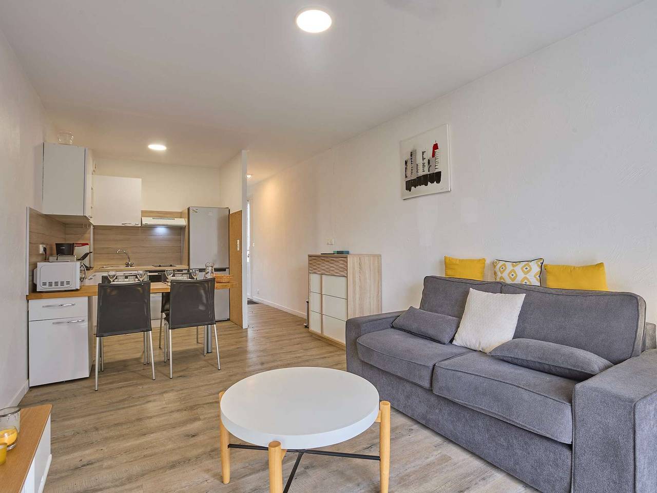 Appartement entier, Spacieux T2 rénové, vue nature, balcon sud, Wifi, parking à Barbotan in Cazaubon, Gers