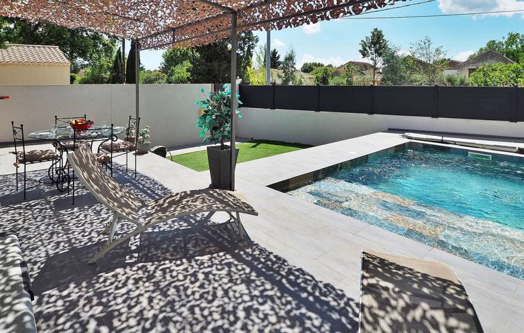 Location de vacances pour 6 personnes, avec Terrasse et Piscine à Maillane - 3