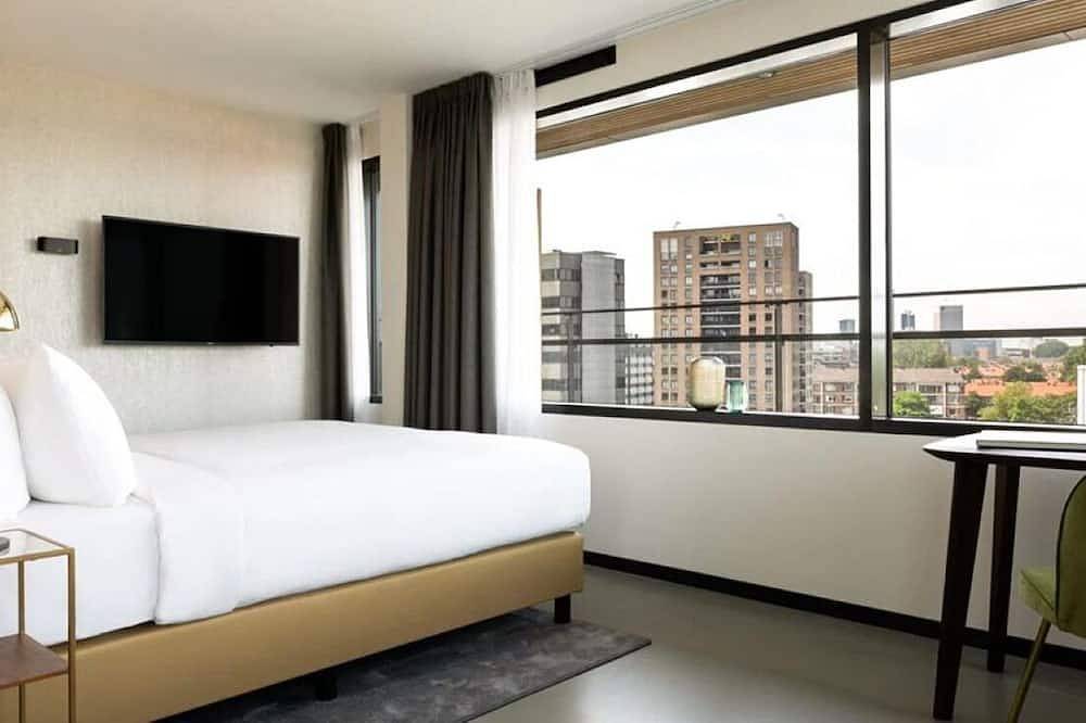 Art-Inspired Boutique Hotel Room in Central Rotterdam Near Restaurants & Shops in Rotterdam, Olanda Meridionale