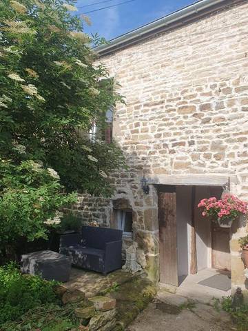 Chambre d’hôte pour 2 personnes, avec vue et piscine ainsi que terrasse et jardin, animaux acceptés dans Champsevraine