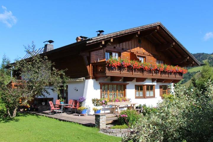 BnB für 6 Personen, mit Balkon und Terrasse sowie Garten und Sauna in Tannheim (Tirol)