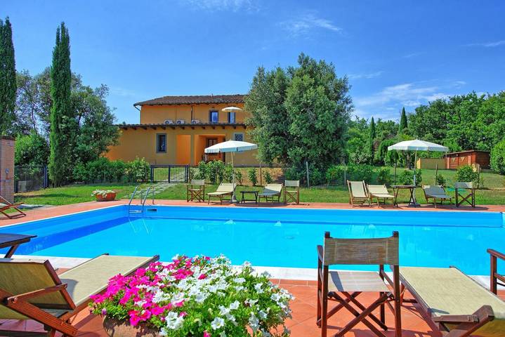 Casa vacanza per 13 persone, con Piscina a Cerreto Guidi