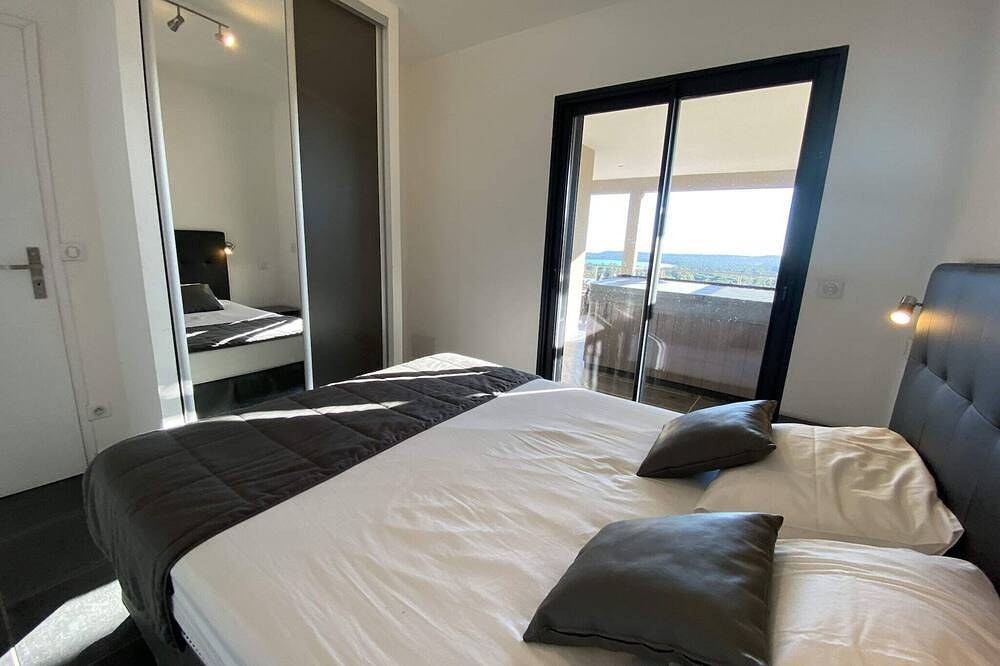 Haus 1, Schwimmbad 29 °, Whirlpool, Meerblick, Strand 800 m, Hammam Sauna, Fluss in Pinarellu, Zonza