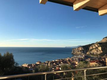 Maison d’hôte pour 3 personnes, avec vue et jardin dans Finale Ligure