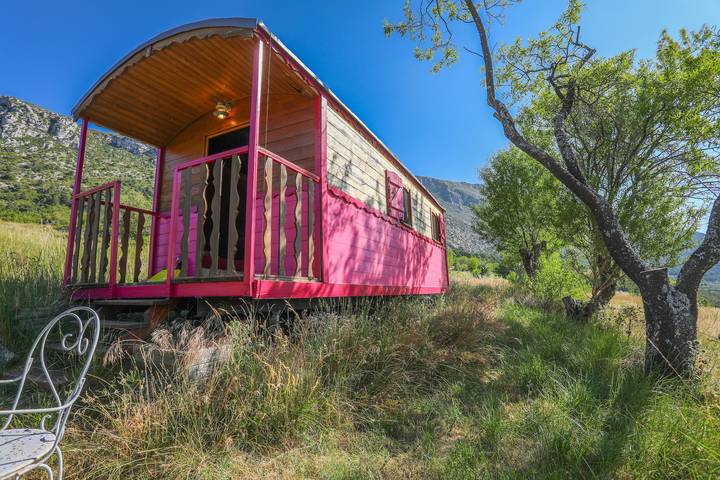 Camping pour 2 personnes, avec jardin, animaux acceptés