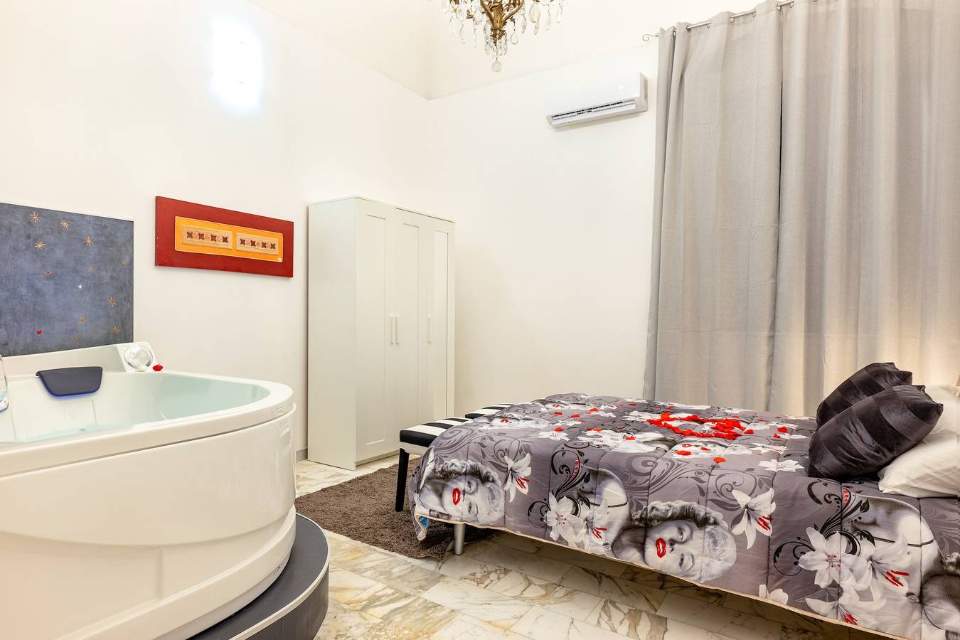 Apartamento entero, Apartamento 'Adua Luxury' con vistas al mar, Wi-Fi y aire acondicionado in Taranto, Golfo de Tarento