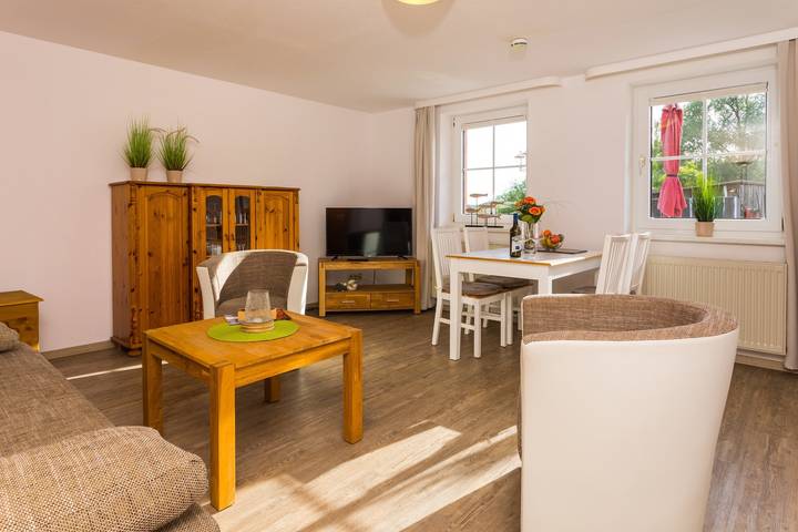 Ferienwohnung für 4 Personen, mit Terrasse in Am Peenestrom - 3