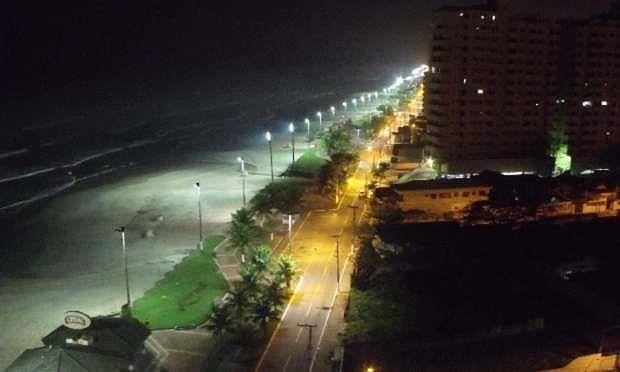 Casas e apartamentos de temporada para 10 pessoas, com terraço e piscina e ainda vista em Vila Mirim (Praia Grande)