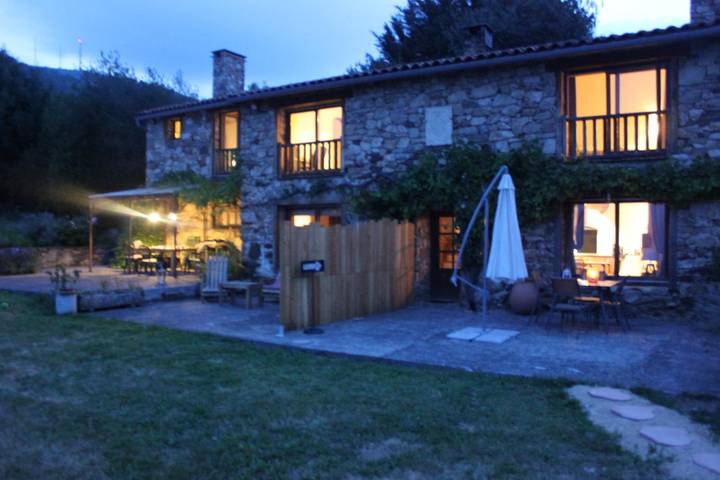 Gîte pour 4 personnes, avec jardin à Ferrières-sur-Ariège