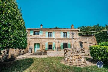 Gîte pour 6 personnes, avec terrasse ainsi que vue et jardin à Bagnols-sur-Cèze