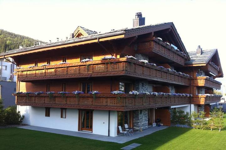 Chalet pour 8 personnes, avec Balcon à Crans-Montana