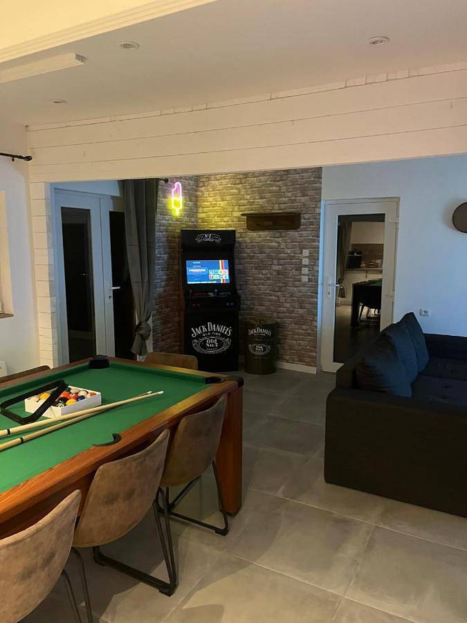 Location de vacances pour 8 personnes, avec Balcon ainsi que Jacuzzi et Terrasse dans Soirans