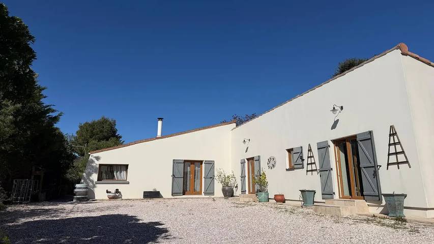 Location de vacances pour 7 personnes, avec piscine et jardin, animaux acceptés à Roquebrun - 2