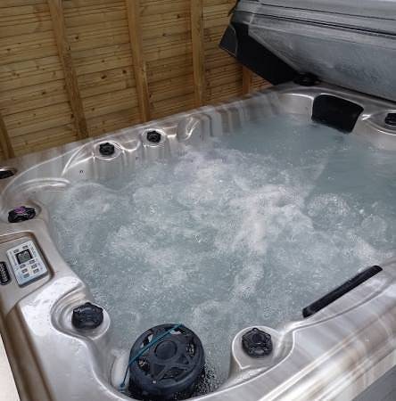 Gîte pour 7 personnes, avec jardin et jacuzzi ainsi que piscine et terrasse à Vierville-sur-Mer - 3