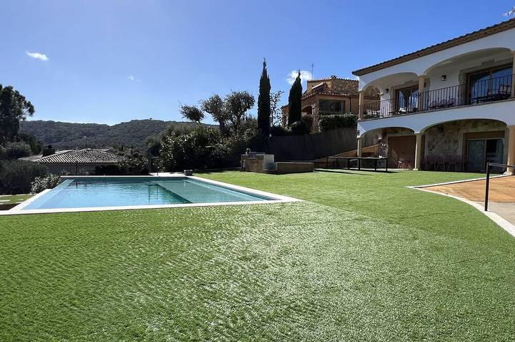 Casa de vacaciones para 20 personas, con balcón y jardín, Se admiten mascotas - 1