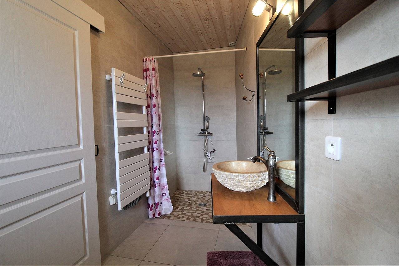 Casa de huéspedes para 6 personas con jardín in Quincié-en-Beaujolais, Villefranche-sur-Saône region